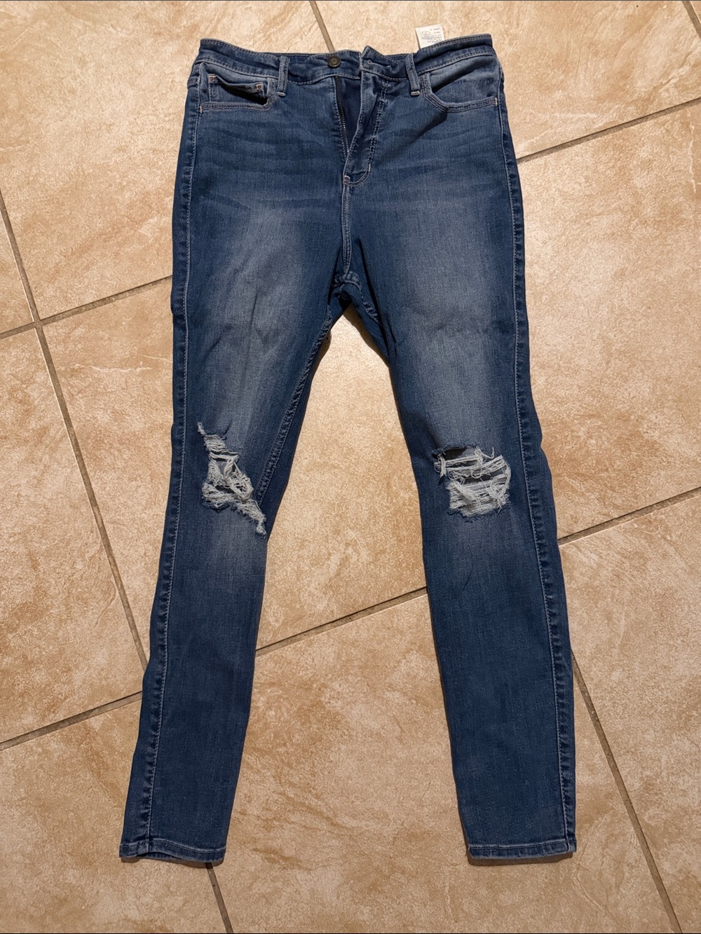 Hollister Women's Dark Blue Distressed Skinny Jeans